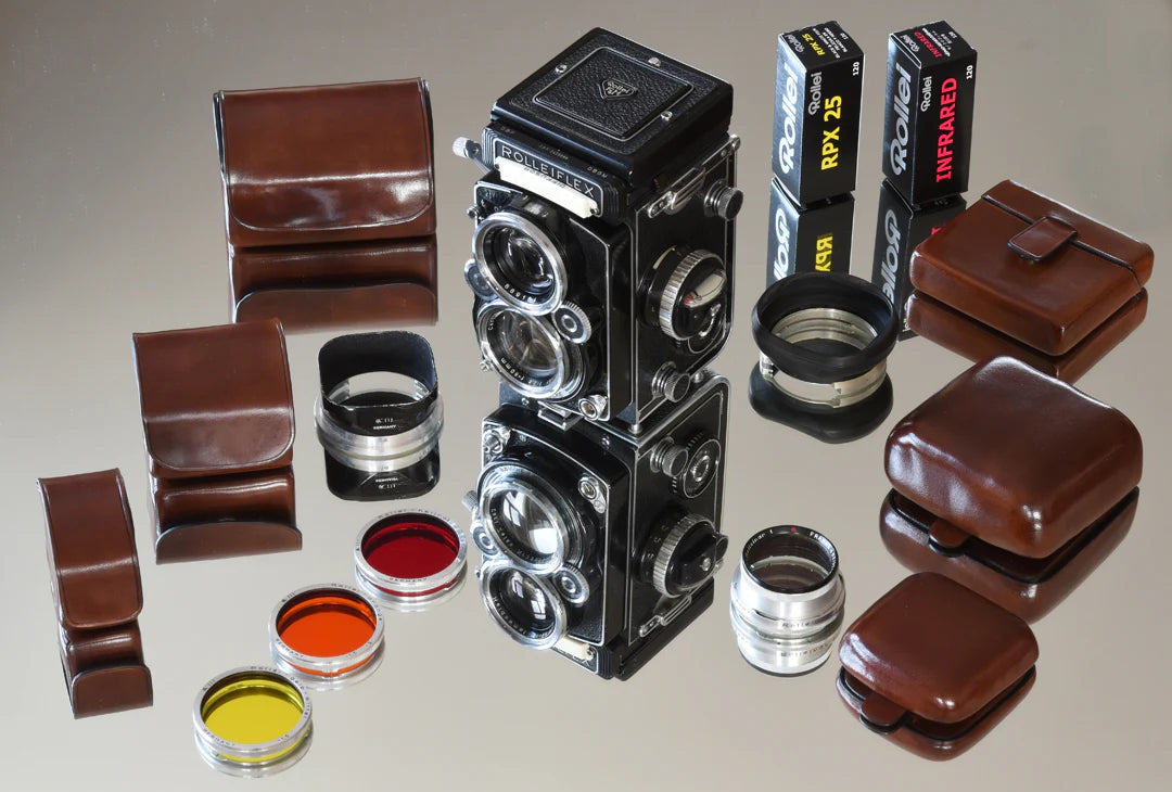 Rolleiflex: a camera, thousands accessories and a new solution for carriage.